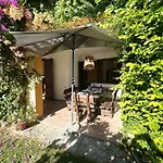 D1mora Castello-a Corner Of Peace Pet Friendly With Share Pool 아파트 *