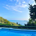 D1mora Castello-a Corner Of Peace Pet Friendly With Share Pool * 가르도네리비에라